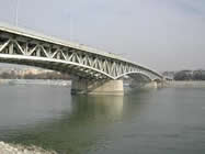 mosty v Budapeti
